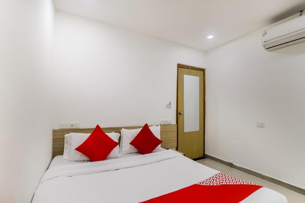 Oyo Hotel D Veeray Ahmadábád Exteriér fotografie