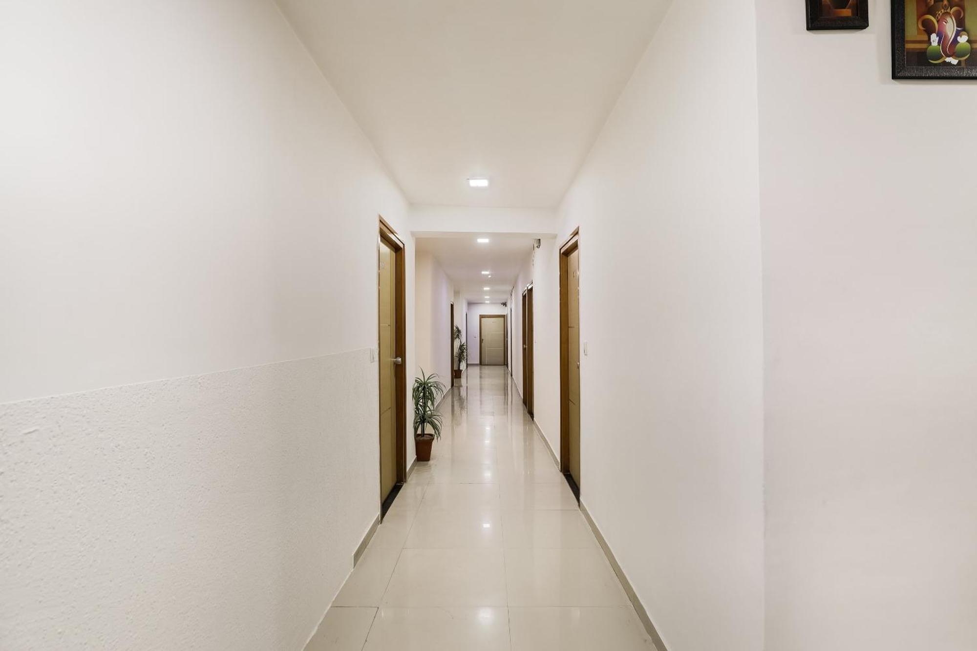 Oyo Hotel D Veeray Ahmadábád Exteriér fotografie