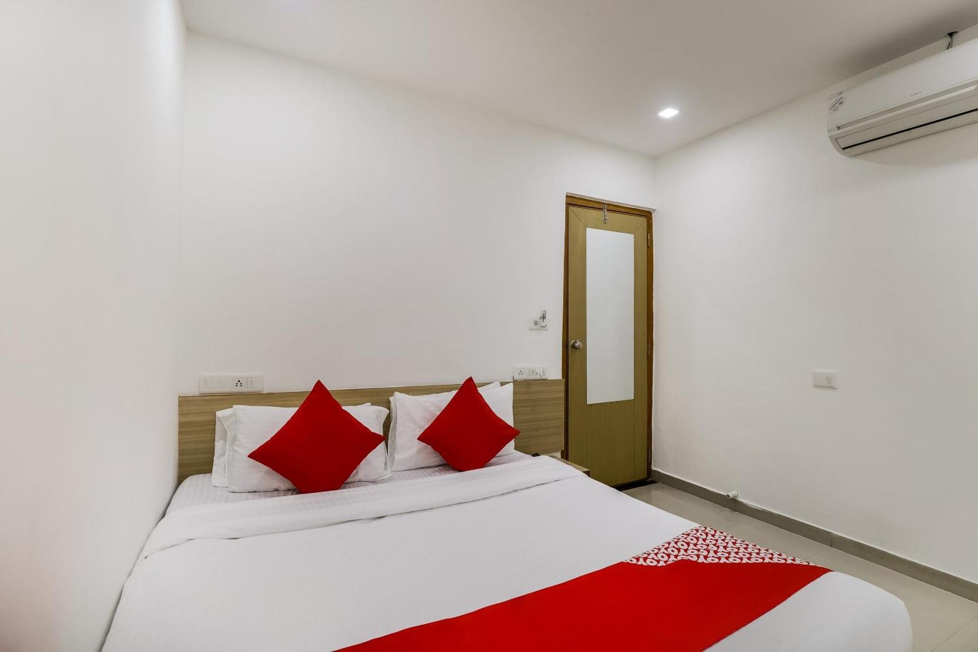 Oyo Hotel D Veeray Ahmadábád Exteriér fotografie