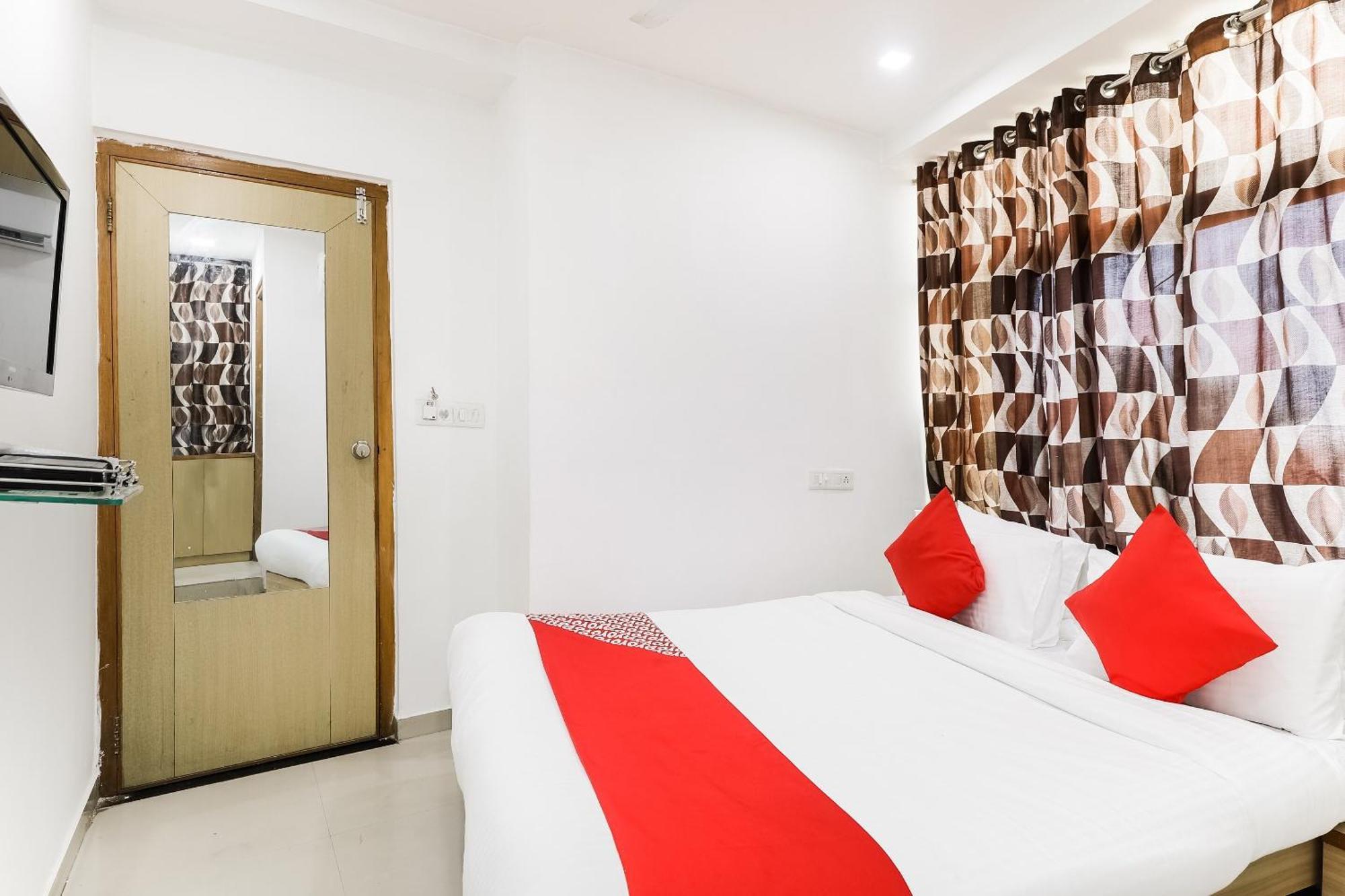 Oyo Hotel D Veeray Ahmadábád Exteriér fotografie